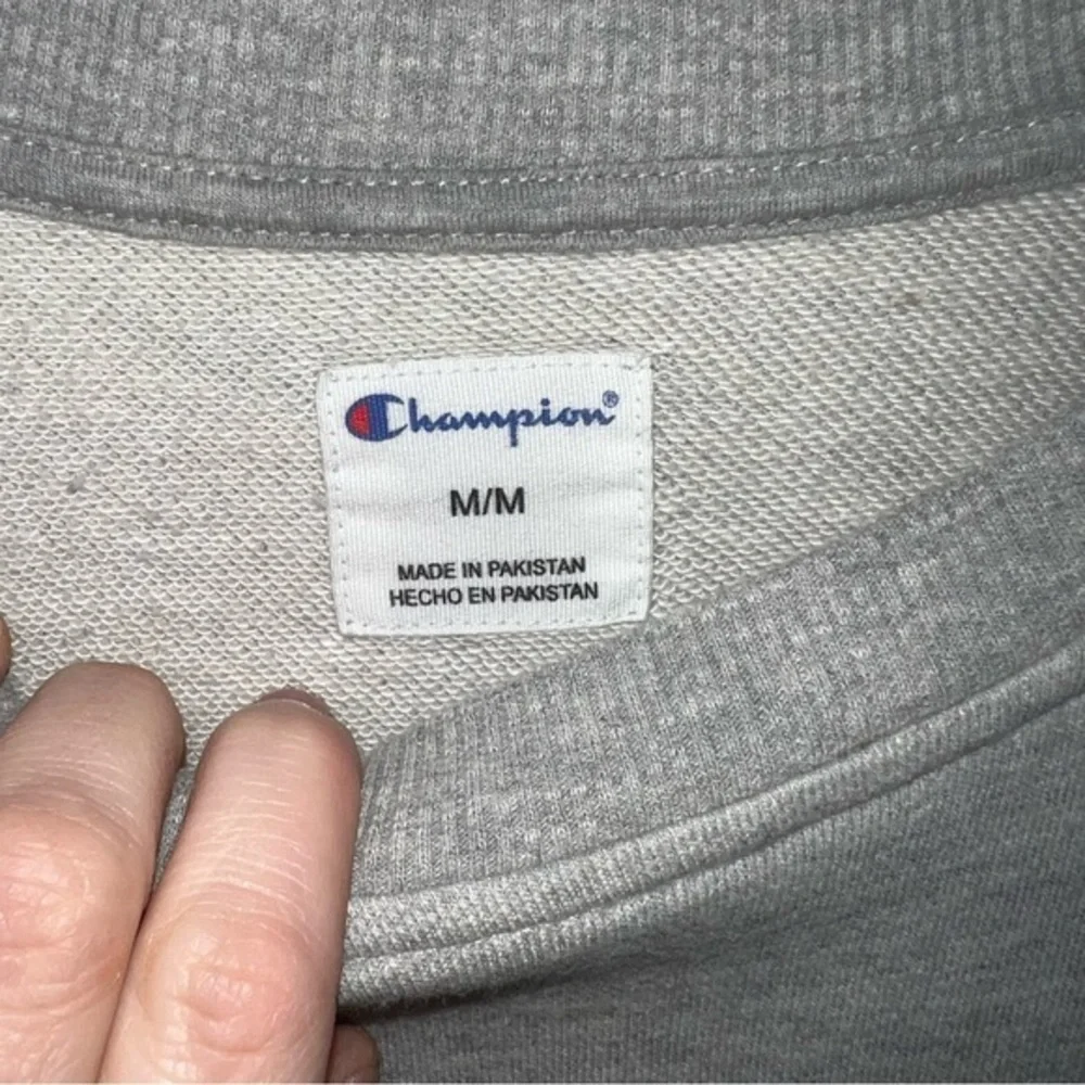 Champion Mens gray crew neck sweatshirt size medium